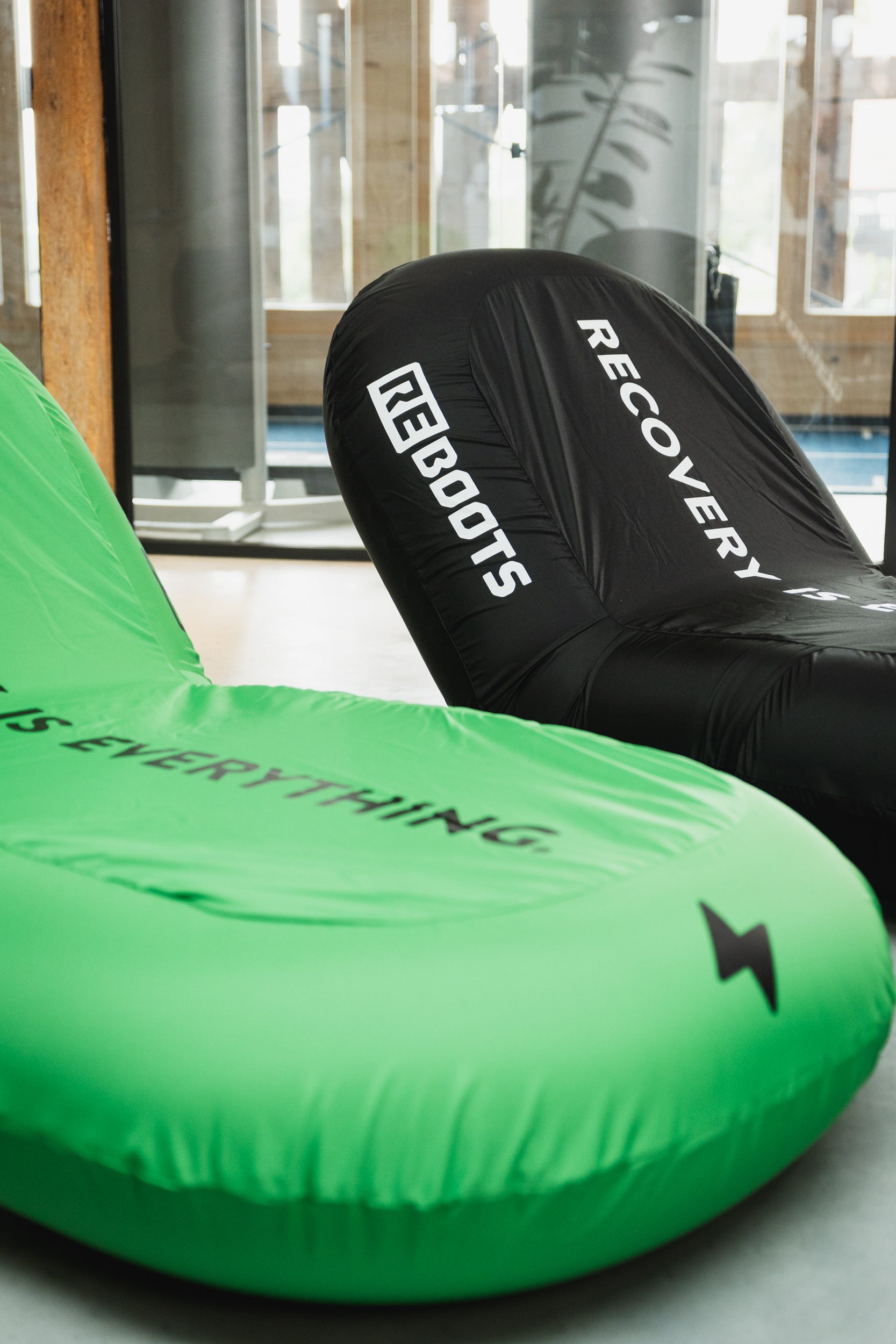 reboots-one-recovery-seat-sitz-black-edition-akku image 7